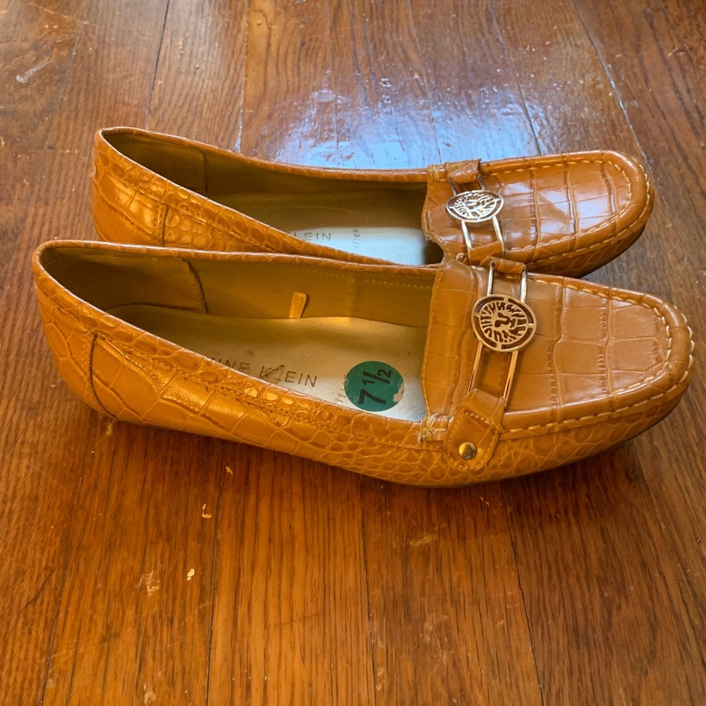 Anne Klein slip on shoes. Tan faux crocodile print. Size 7.5